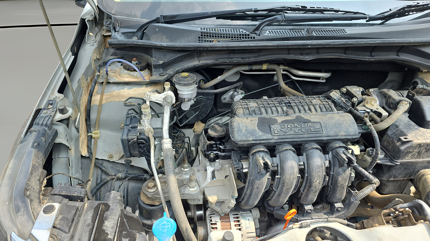 Used 2023 Honda Amaze VX 1.2 Petrol MT Petrol Manual engine ENGINE RIGHT SIDE VIEW