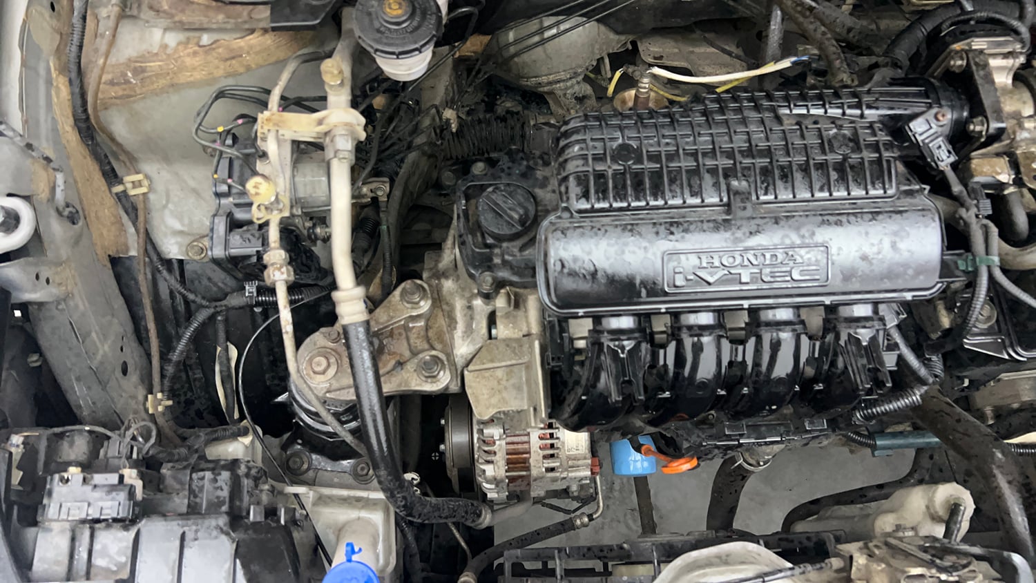 Used 2023 Honda Amaze VX 1.2 Petrol CVT Petrol Automatic engine ENGINE RIGHT SIDE VIEW