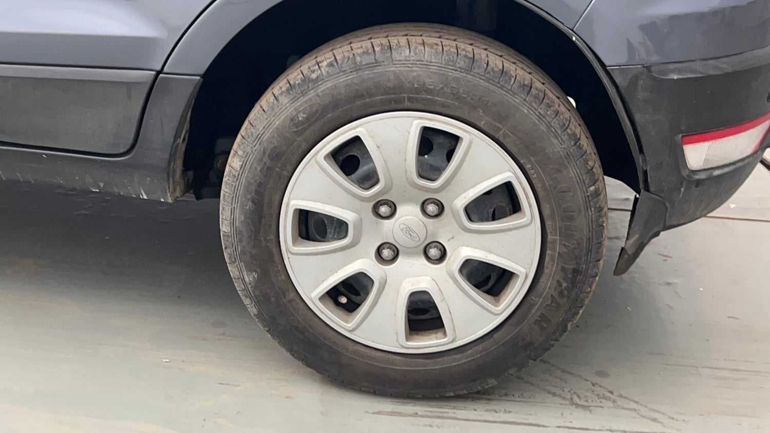 Used 2018 Ford EcoSport Trend 1.5L Ti-VCT Petrol Manual tyres LEFT REAR TYRE RIM VIEW