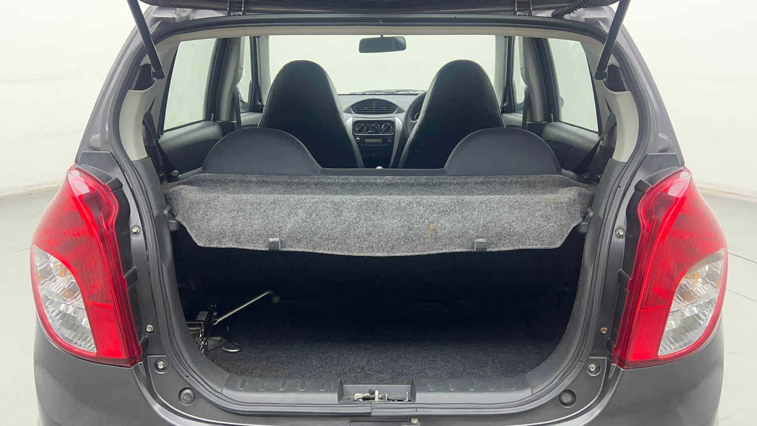Used 2017 Maruti Suzuki Alto 800 VXi Petrol Manual interior DICKY INSIDE VIEW