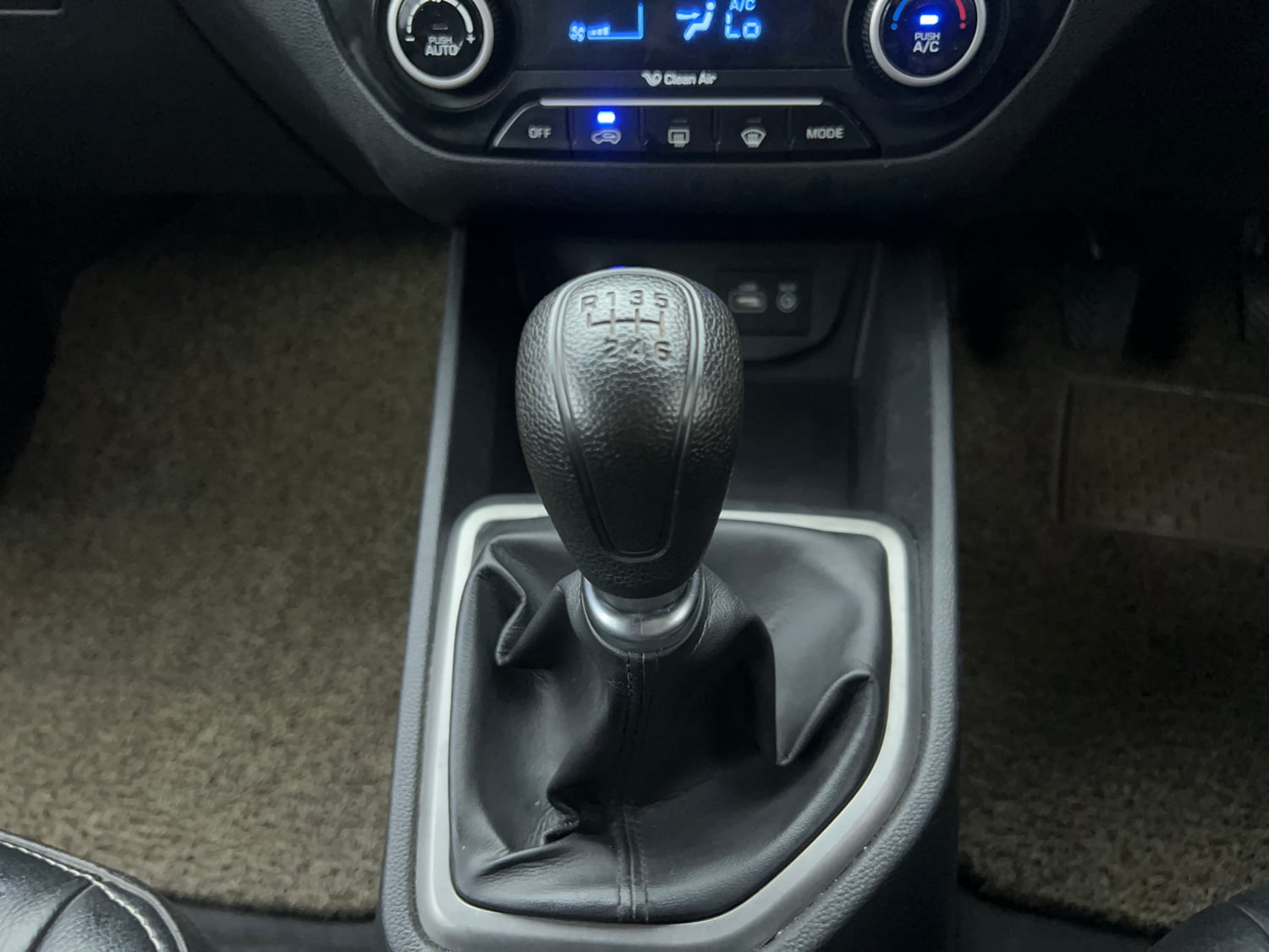 Used 2016 Hyundai Creta 1.6 SX Diesel Manual interior GEAR  KNOB VIEW