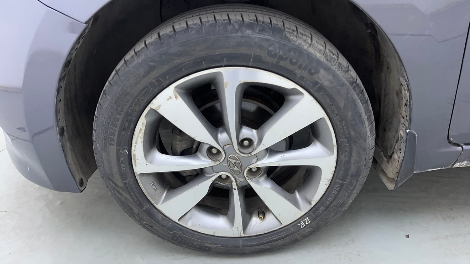 Used 2017 Hyundai Elite i20 Asta 1.2 Petrol Manual tyres LEFT FRONT TYRE RIM VIEW