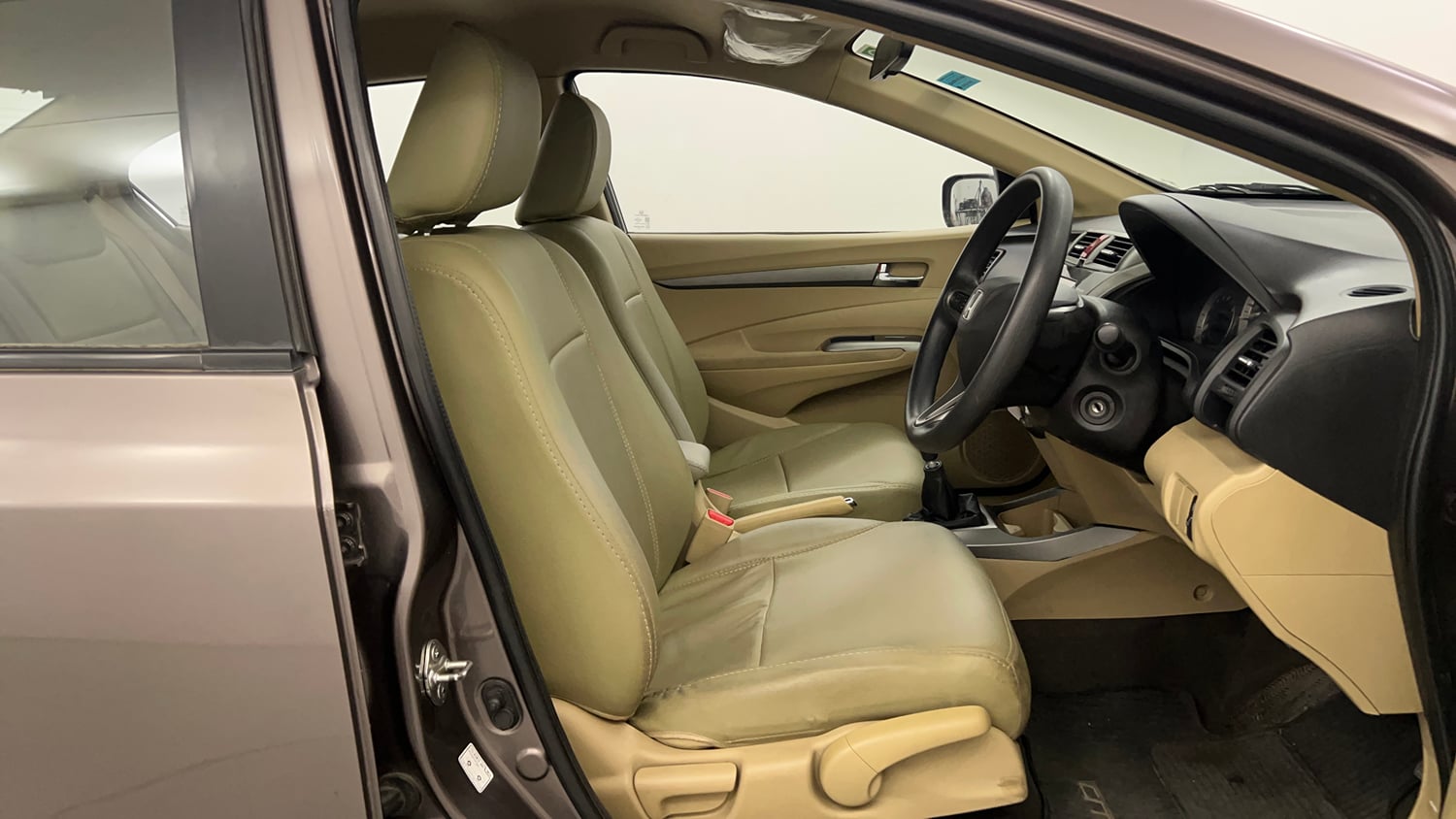 Used 2012 Honda City 1.5 V MT Petrol Manual interior RIGHT SIDE FRONT DOOR CABIN VIEW