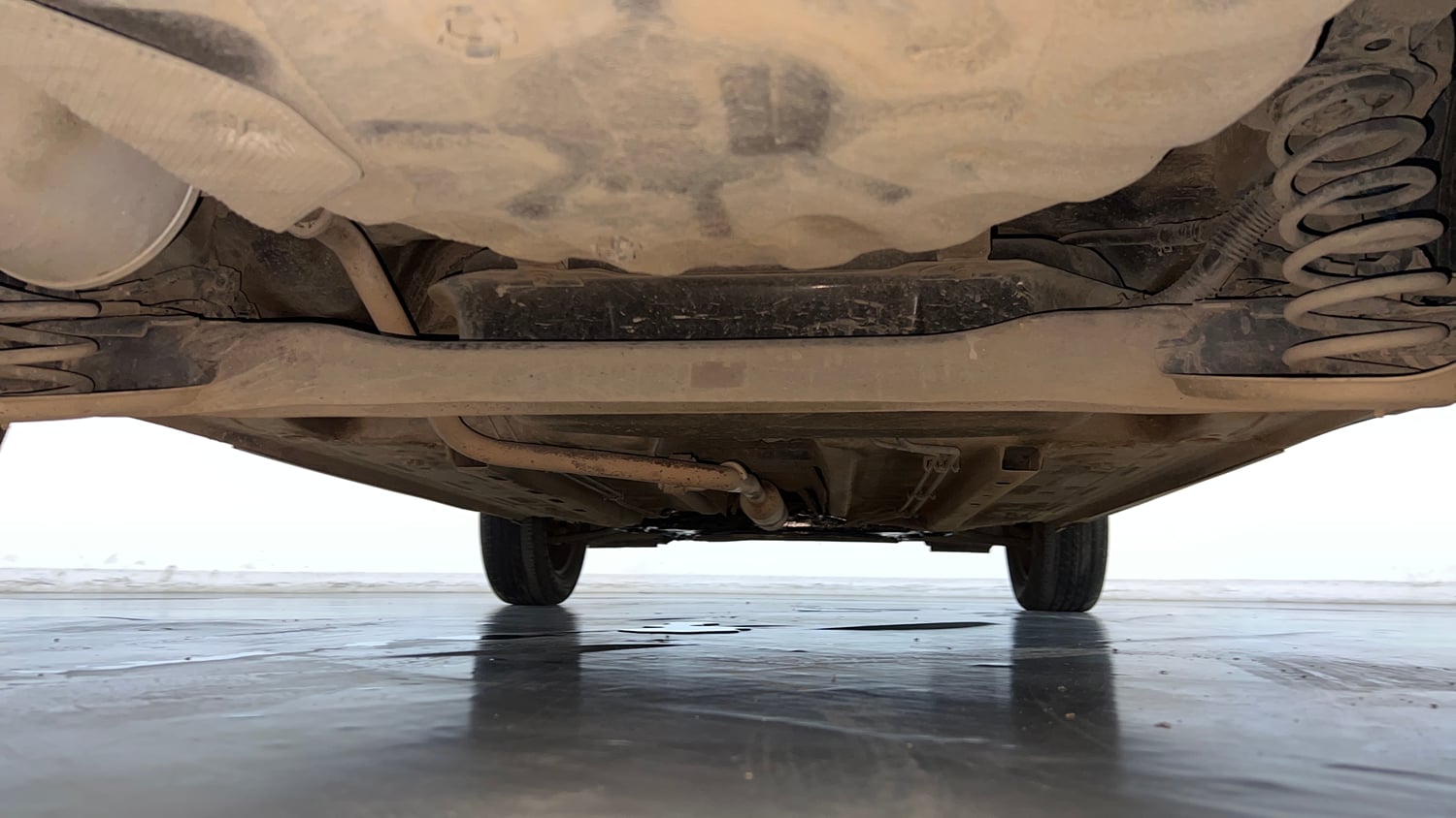 Used 2022 Nissan Magnite XE Petrol Manual extra REAR UNDERBODY VIEW (TAKEN FROM REAR)