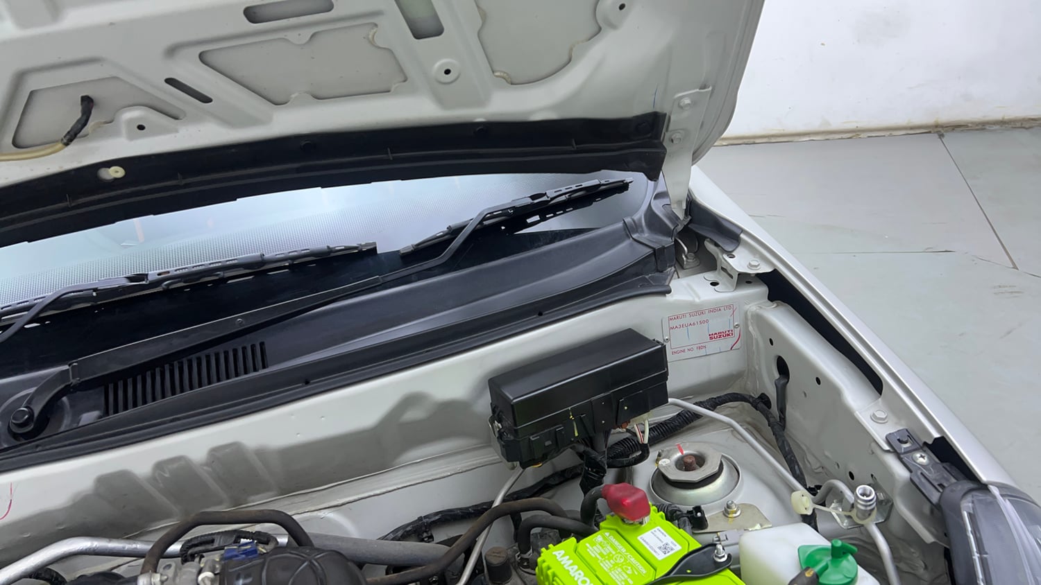 Used 2022 Maruti Suzuki Alto 800 VXi Petrol Manual engine ENGINE LEFT SIDE HINGE & APRON VIEW