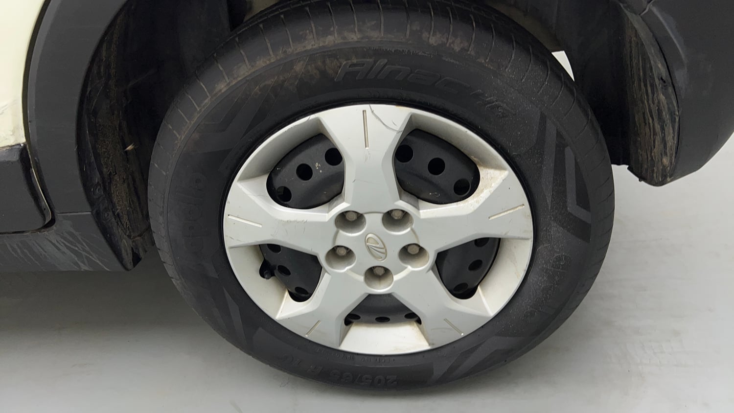 Used 2019 Mahindra XUV 300 1.2 W6 Petrol Manual tyres LEFT REAR TYRE RIM VIEW