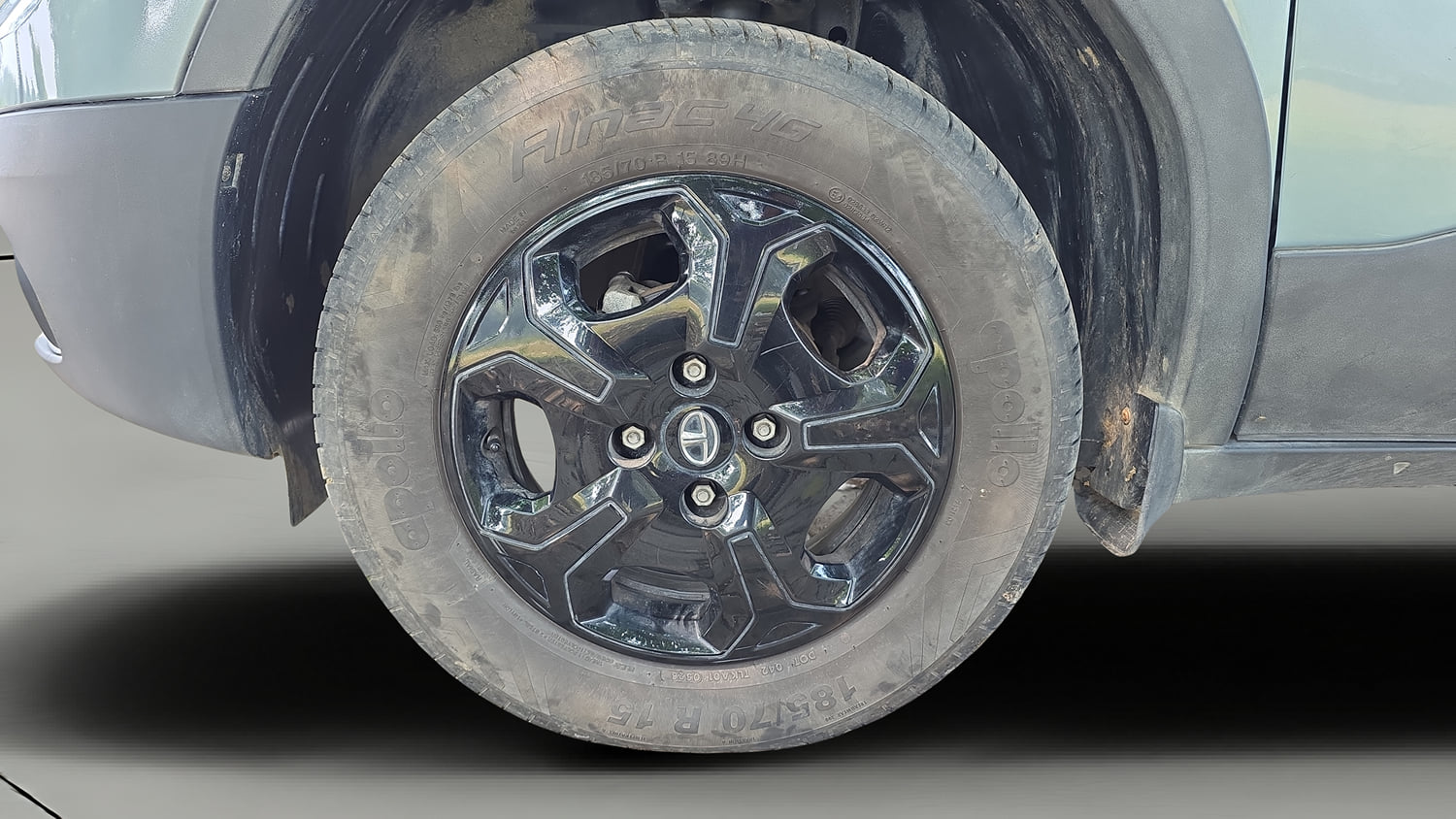 Used 2023 Tata Punch Accomplished MT Petrol Manual tyres LEFT FRONT TYRE RIM VIEW