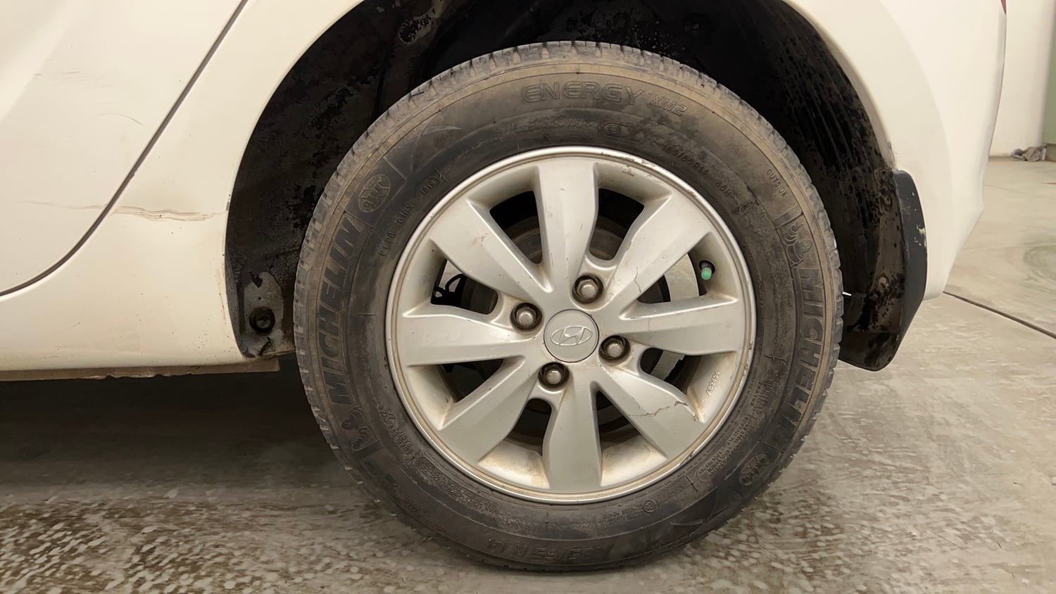 Used 2013 Hyundai i20 Asta 1.2 Petrol Manual tyres LEFT REAR TYRE RIM VIEW