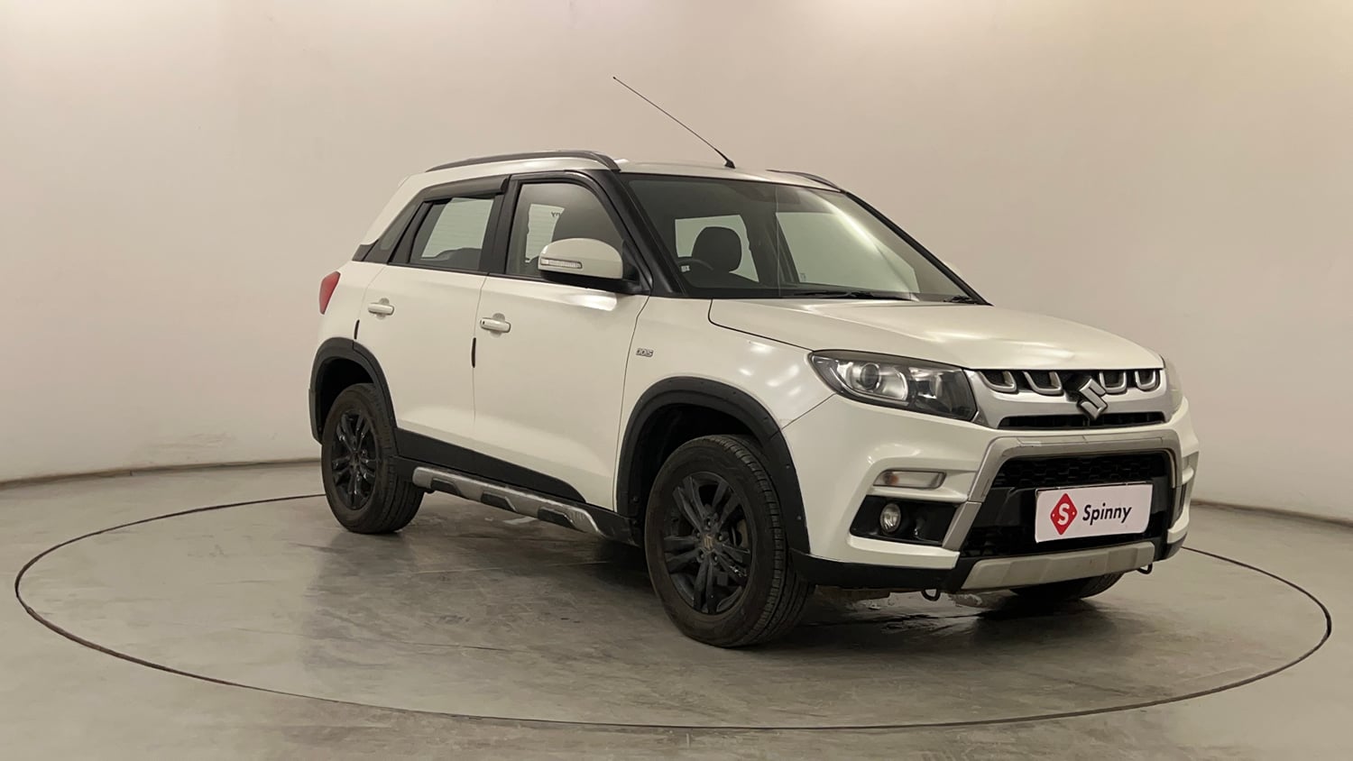 Used 2019 Maruti Suzuki Vitara Brezza [2016-2020] ZDi Plus Diesel Manual exterior RIGHT FRONT CORNER VIEW