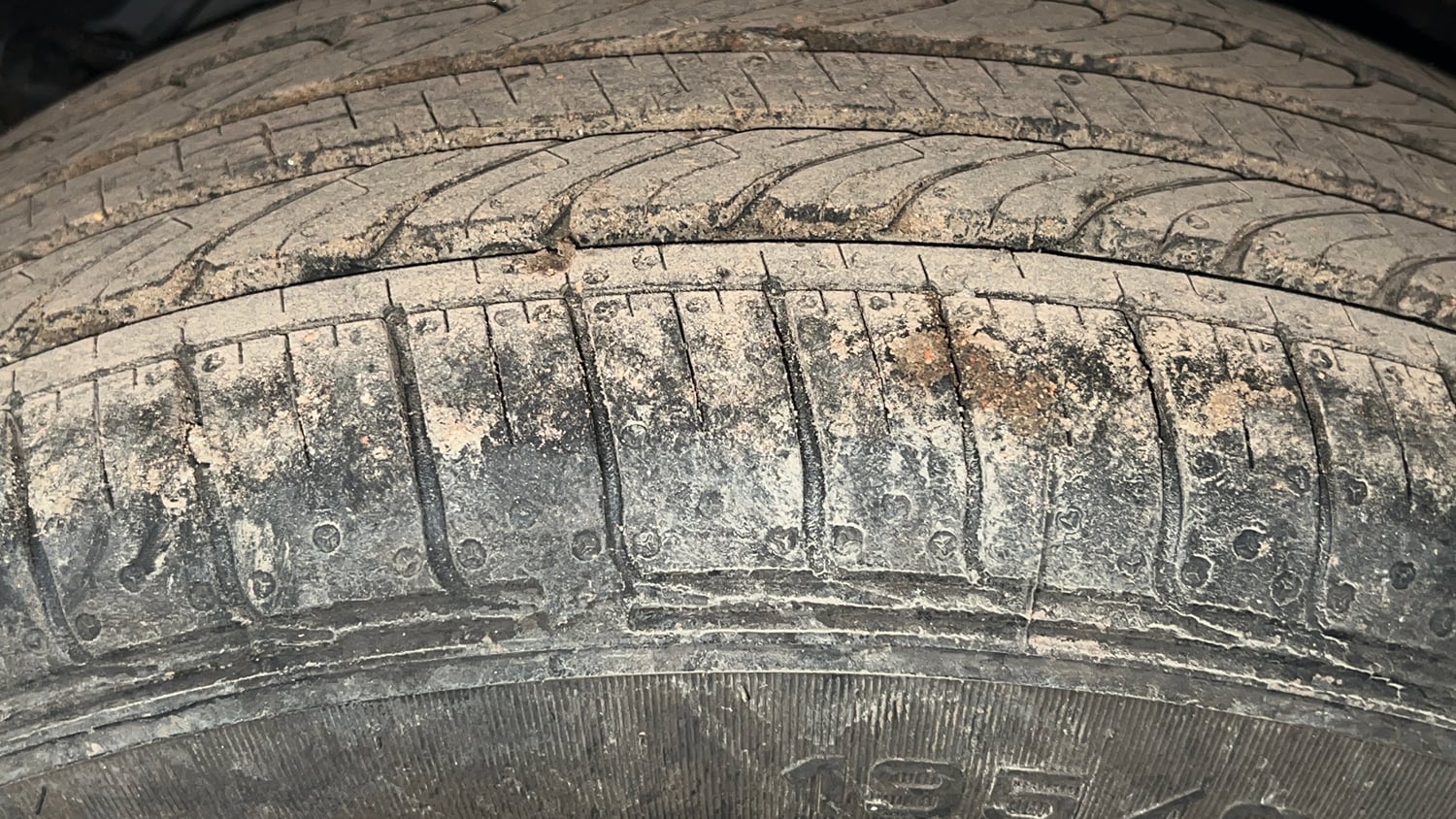 Used 2018 Ford EcoSport Trend 1.5L Ti-VCT Petrol Manual tyres LEFT REAR TYRE TREAD VIEW