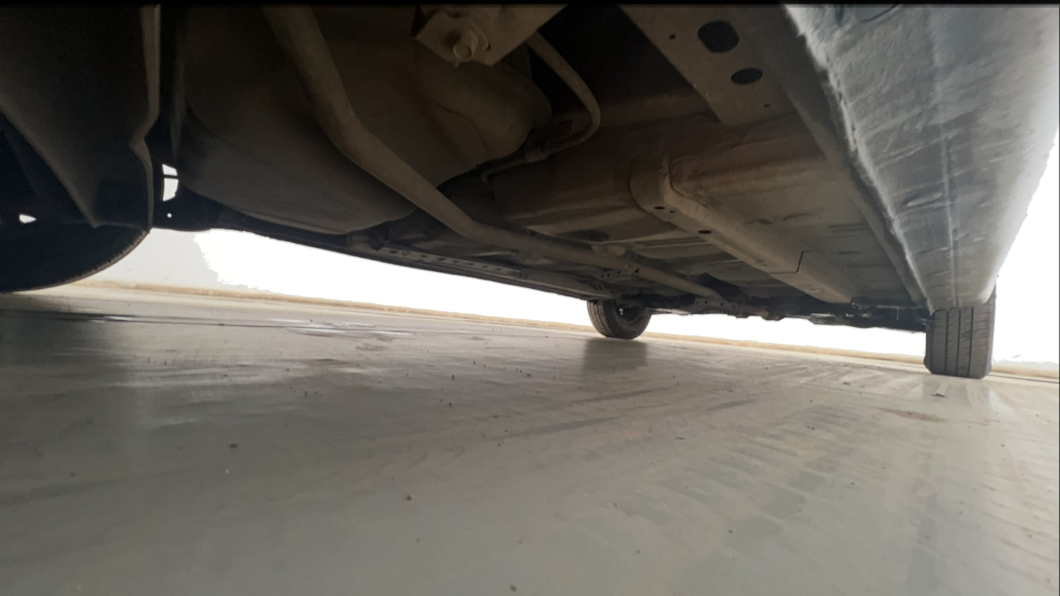 Used 2014 Hyundai i10 Sportz 1.1 iRDE2 Petrol Manual extra REAR RIGHT UNDERBODY VIEW