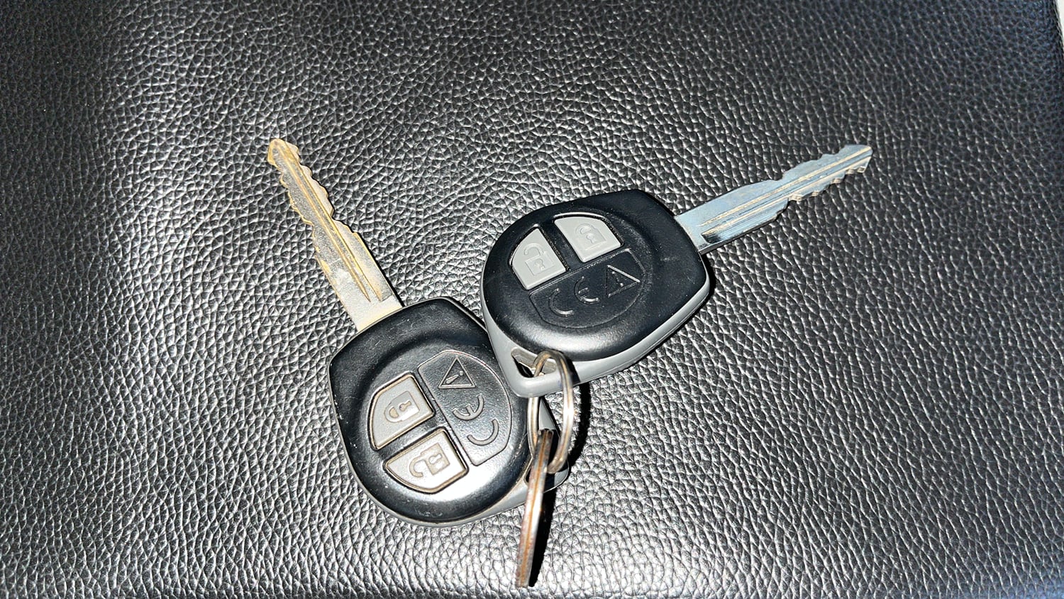 Used 2019 Maruti Suzuki Swift VXi Petrol Manual extra CAR KEY VIEW