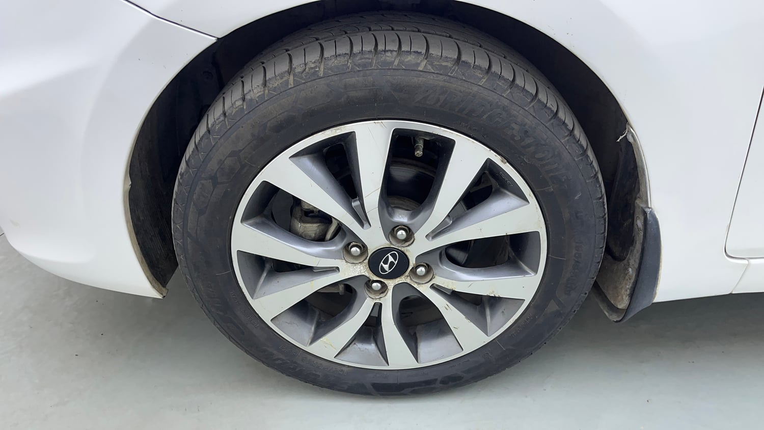 Used 2015 Hyundai Verna Fluidic 1.6 VTVT SX Petrol Manual tyres LEFT FRONT TYRE RIM VIEW