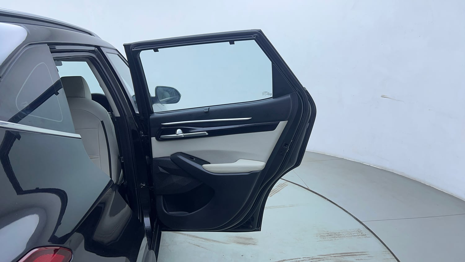 Used 2023 Kia Seltos HTX 1.5 Diesel AT Diesel Automatic interior RIGHT REAR DOOR OPEN VIEW