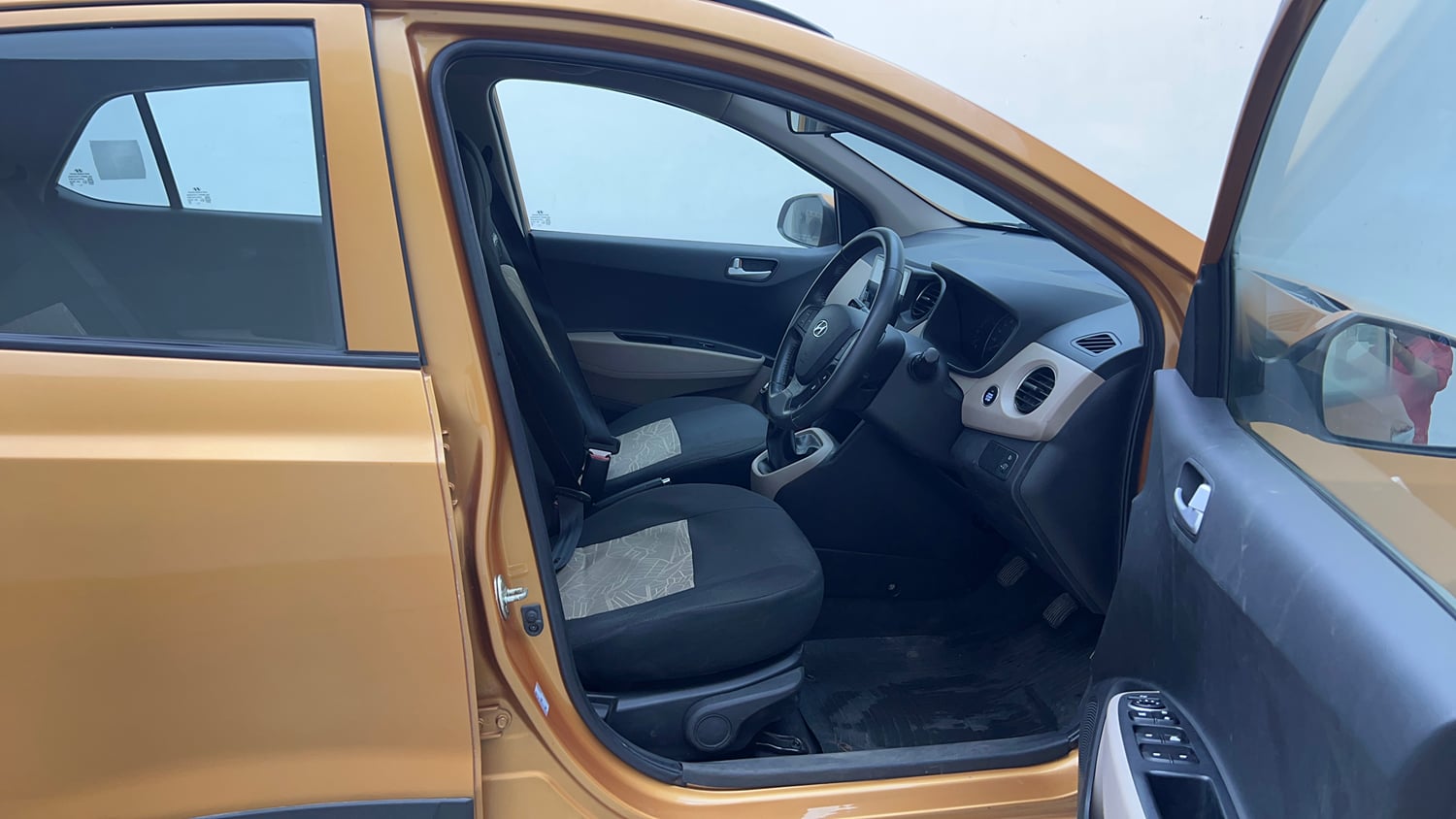 Used 2016 Hyundai Grand i10 Asta 1.2 Kappa VTVT Petrol Manual interior RIGHT SIDE FRONT DOOR CABIN VIEW