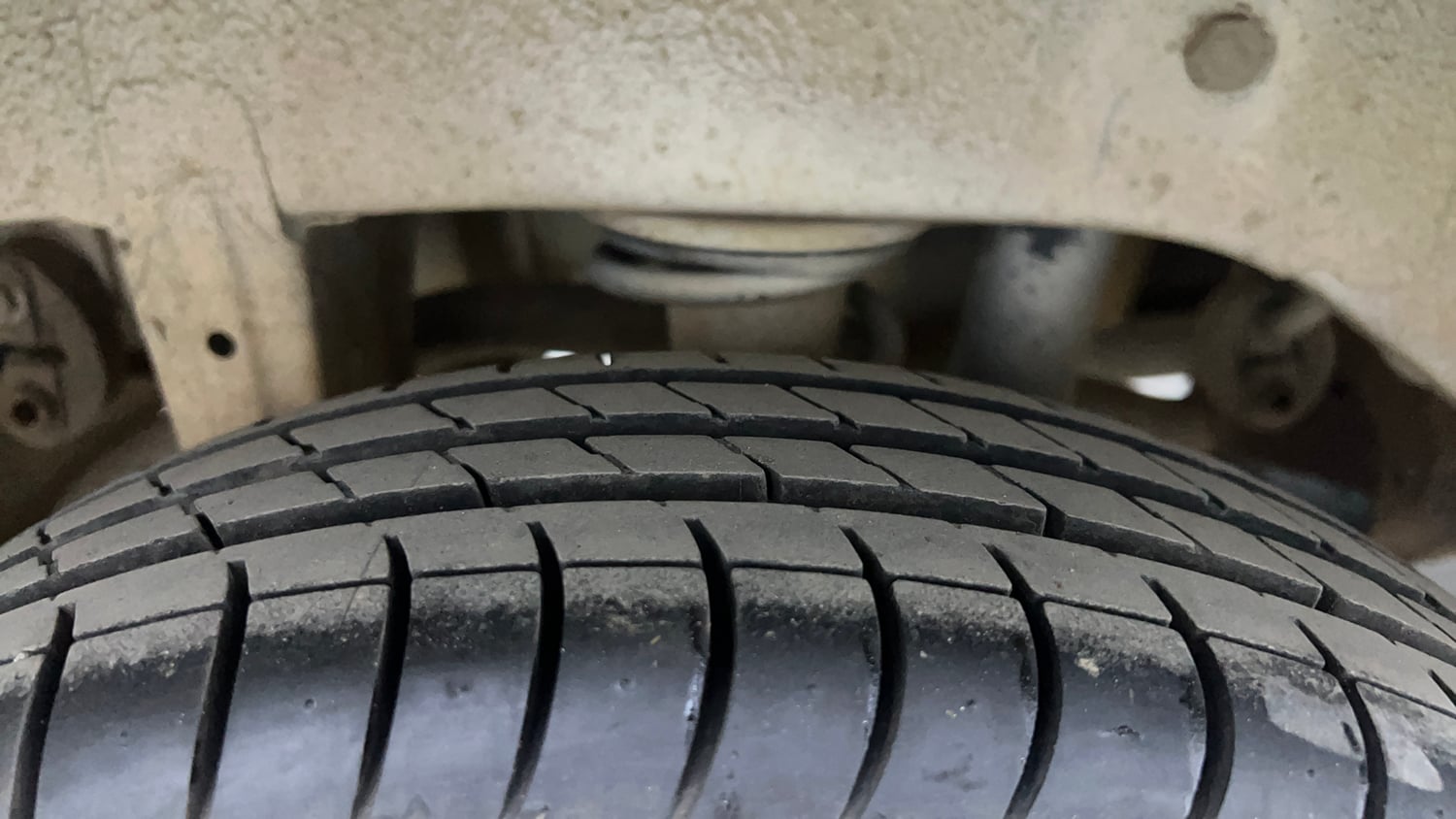 Used 2014 Maruti Suzuki Alto 800 Lxi Petrol Manual tyres RIGHT REAR TYRE TREAD VIEW
