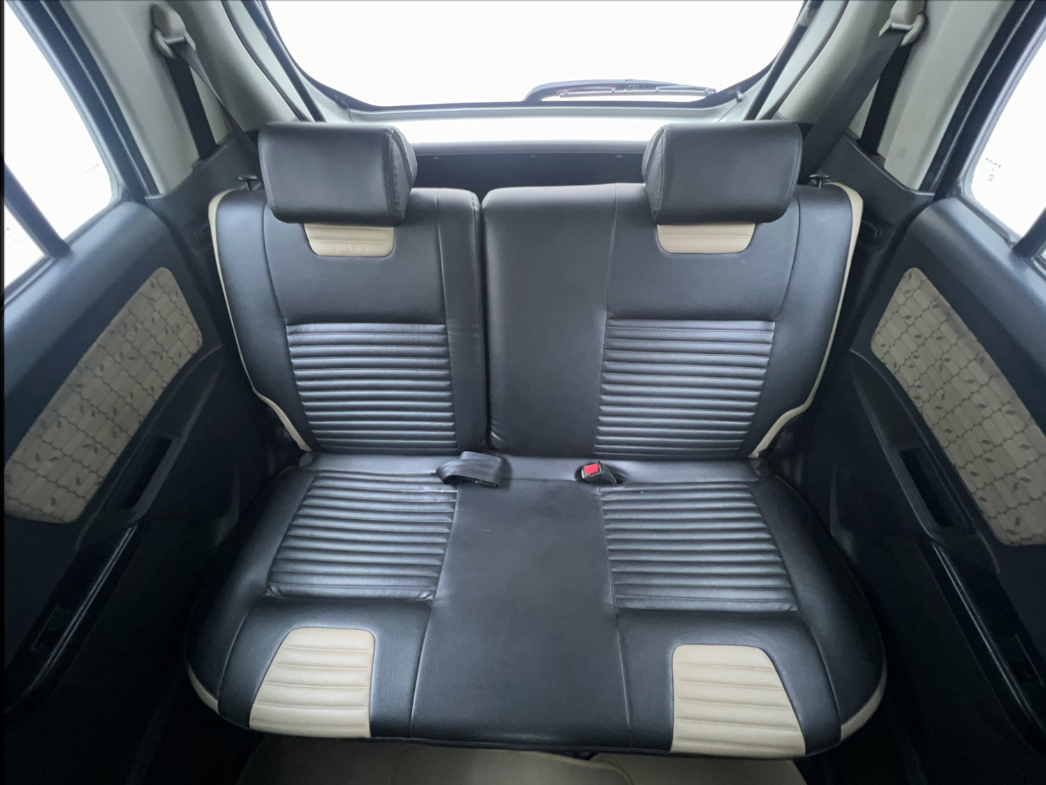 Used 2018 Maruti Suzuki Wagon R VXI+ (O) Petrol Manual interior REAR SEAT CONDITION VIEW