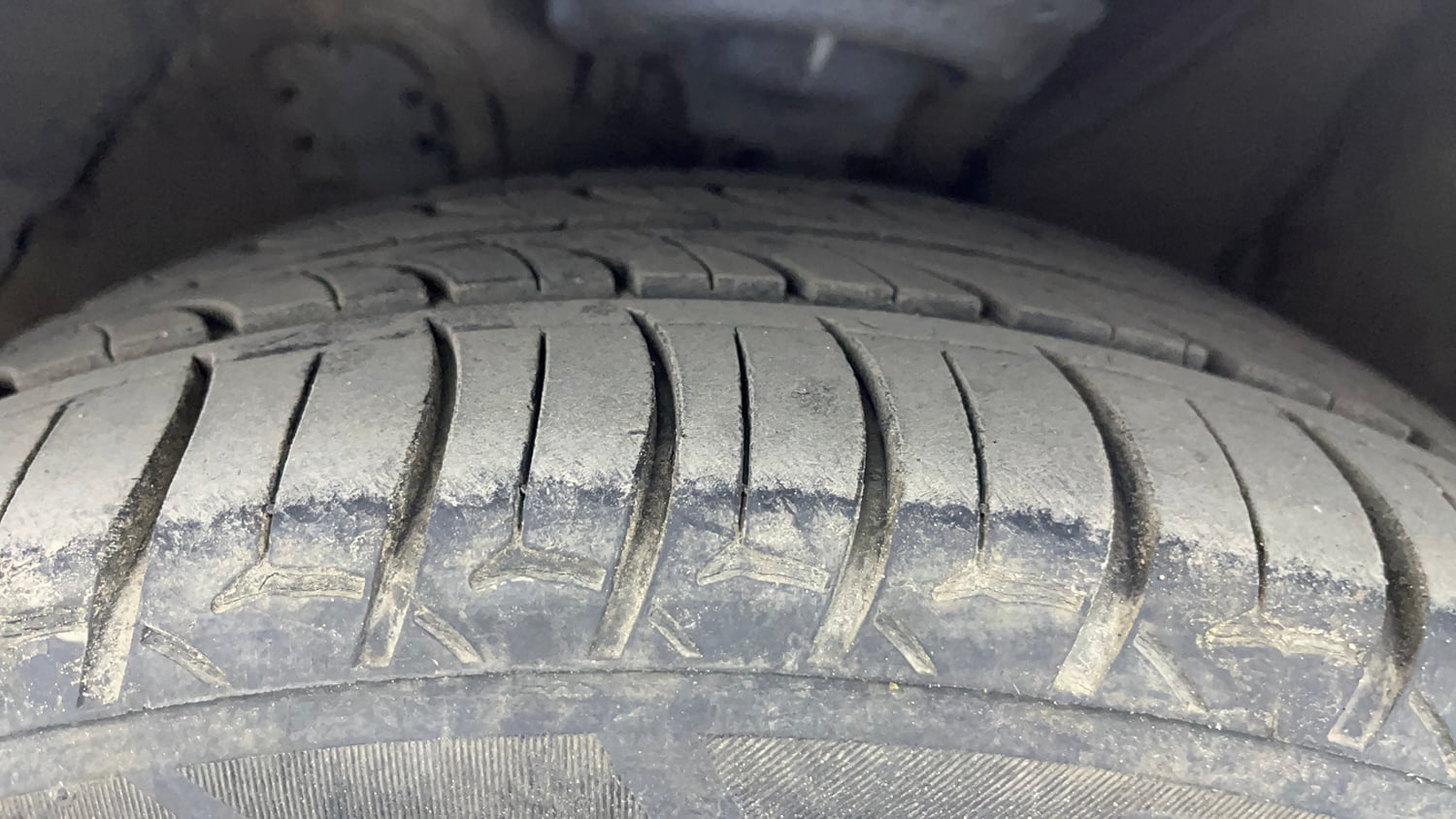 Used 2015 Hyundai Verna Fluidic 1.6 VTVT SX Petrol Manual tyres LEFT FRONT TYRE TREAD VIEW
