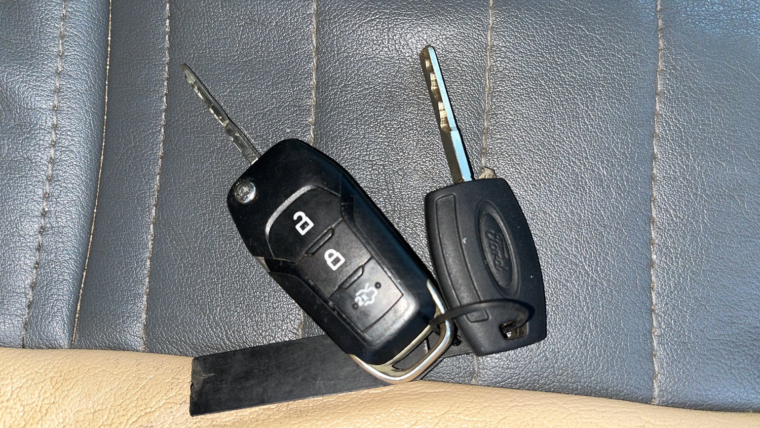 Used 2017 Ford Figo Aspire Titanium 1.2 Ti-VCT Petrol Manual extra CAR KEY VIEW