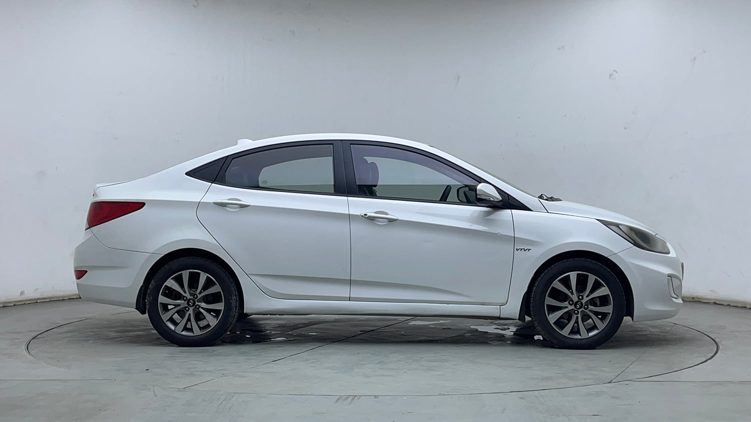 Used 2015 Hyundai Verna Fluidic 1.6 VTVT SX Petrol Manual exterior RIGHT SIDE VIEW
