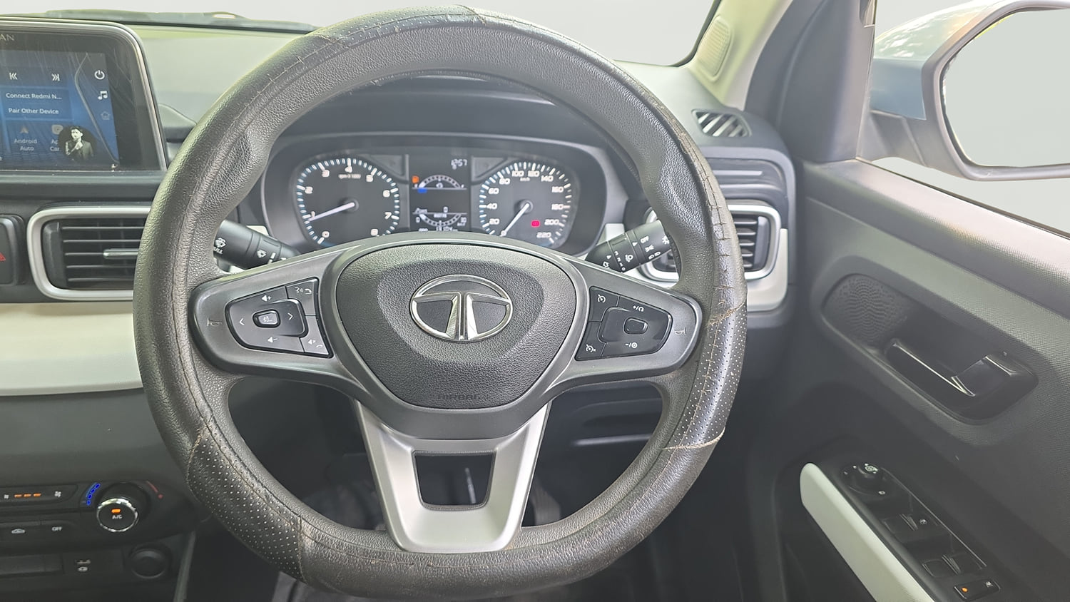 Used 2023 Tata Punch Accomplished MT Petrol Manual interior STEERING VIEW