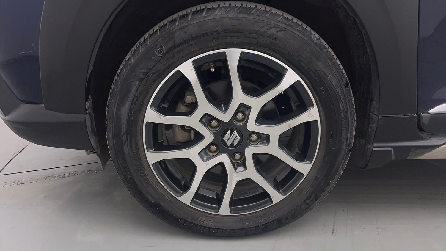 Used 2022 Maruti Suzuki XL6 Alpha Plus AT Petrol Petrol Automatic tyres LEFT FRONT TYRE RIM VIEW