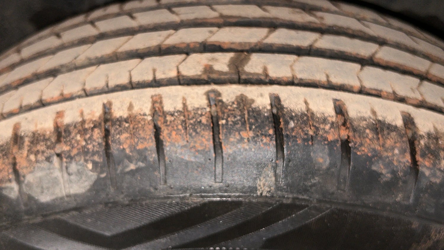 Used 2025 Toyota Glanza V AMT Petrol Automatic tyres RIGHT REAR TYRE TREAD VIEW