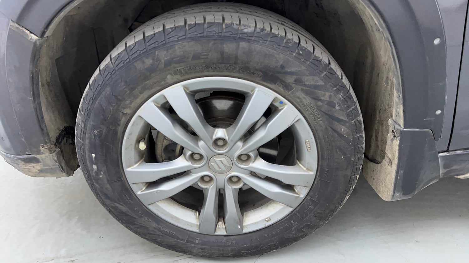 Used 2018 Maruti Suzuki Vitara Brezza [2016-2020] ZDi Plus Diesel Manual tyres LEFT FRONT TYRE RIM VIEW