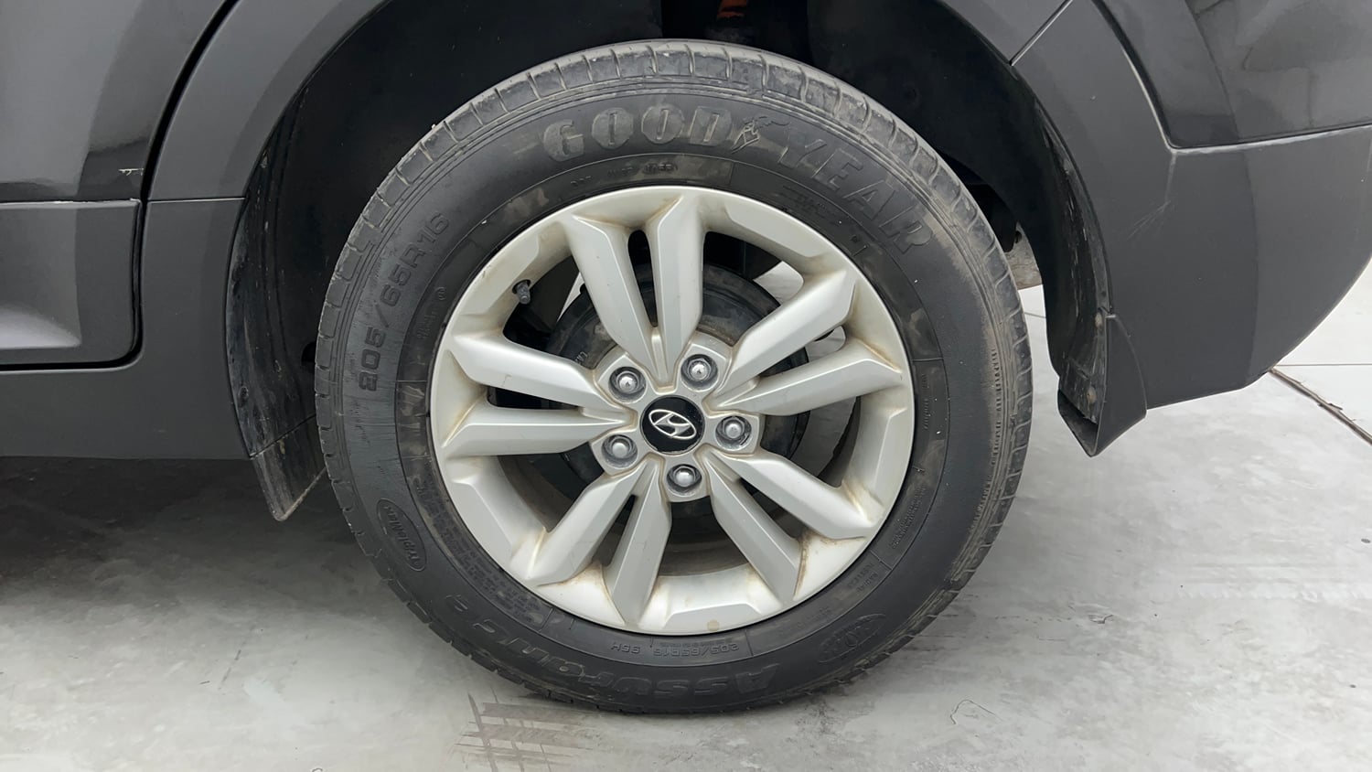 Used 2016 Hyundai Creta 1.6 SX Diesel Manual tyres LEFT REAR TYRE RIM VIEW