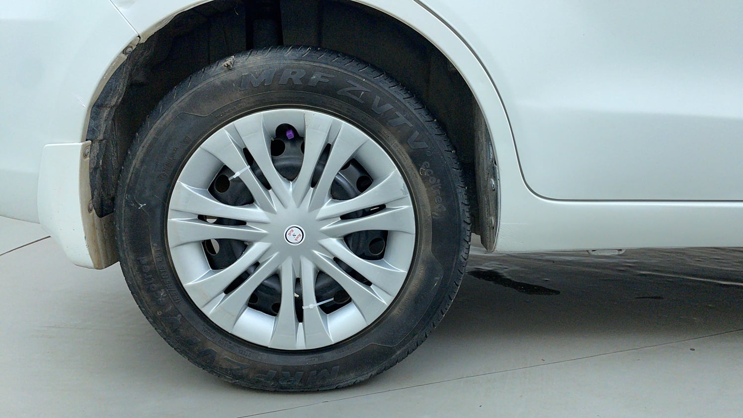 Used 2013 Maruti Suzuki Ertiga Vxi Petrol Manual tyres RIGHT REAR TYRE RIM VIEW