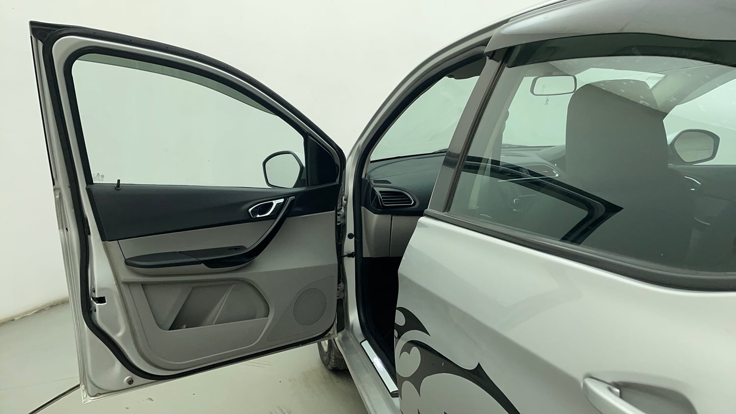 Used 2018 Tata Tiago Revotron XZ Petrol Manual interior LEFT FRONT DOOR OPEN VIEW