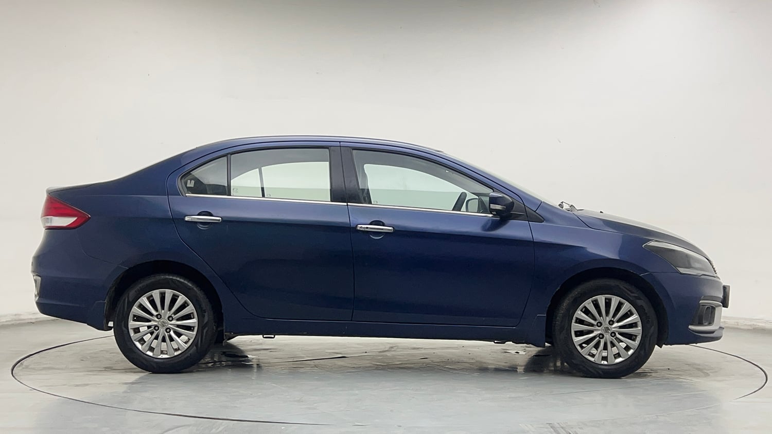Used 2021 Maruti Suzuki Ciaz Zeta 1.5 Petrol Manual exterior RIGHT SIDE VIEW