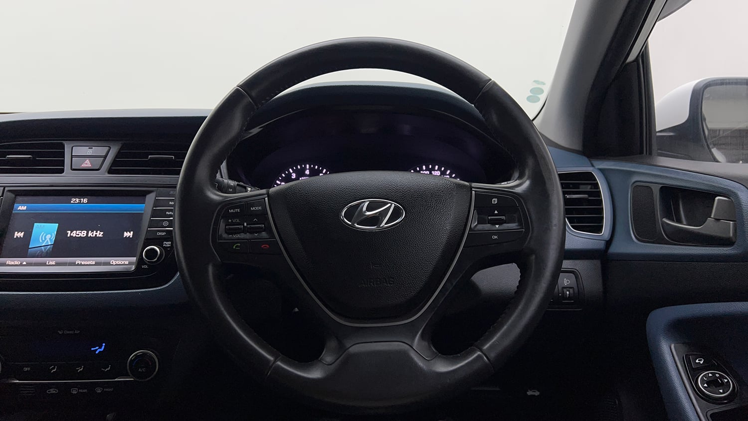 Used 2016 Hyundai i20 Active 1.2 SX Petrol Manual interior STEERING VIEW
