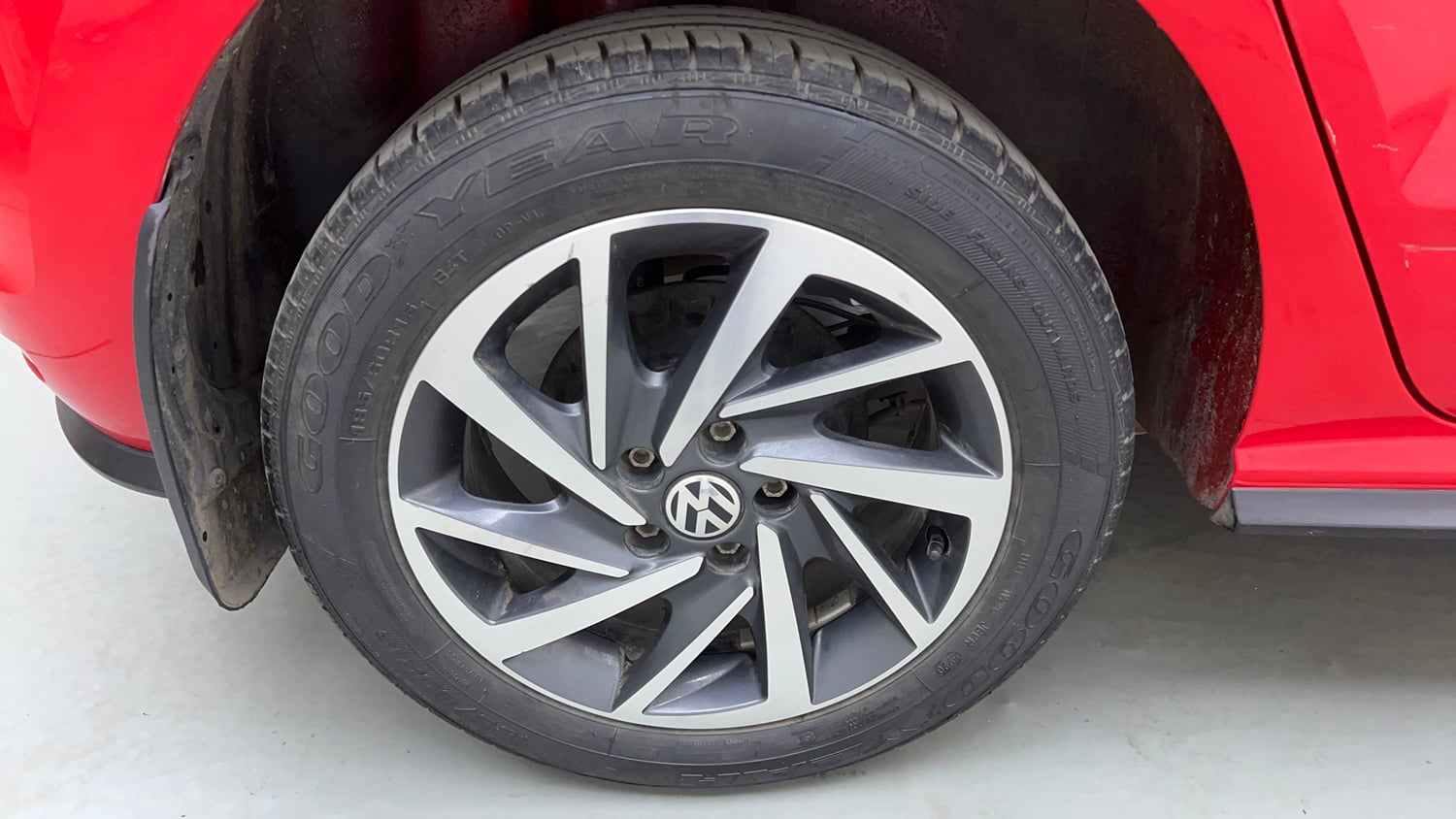 Used 2021 Volkswagen Polo Comfortline 1.0L MPI Petrol Manual tyres RIGHT REAR TYRE RIM VIEW