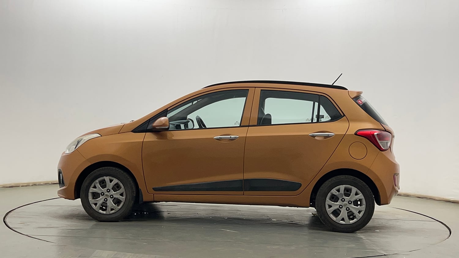 Used 2014 Hyundai Grand i10 Sportz 1.2 Kappa VTVT Petrol Manual exterior LEFT SIDE VIEW