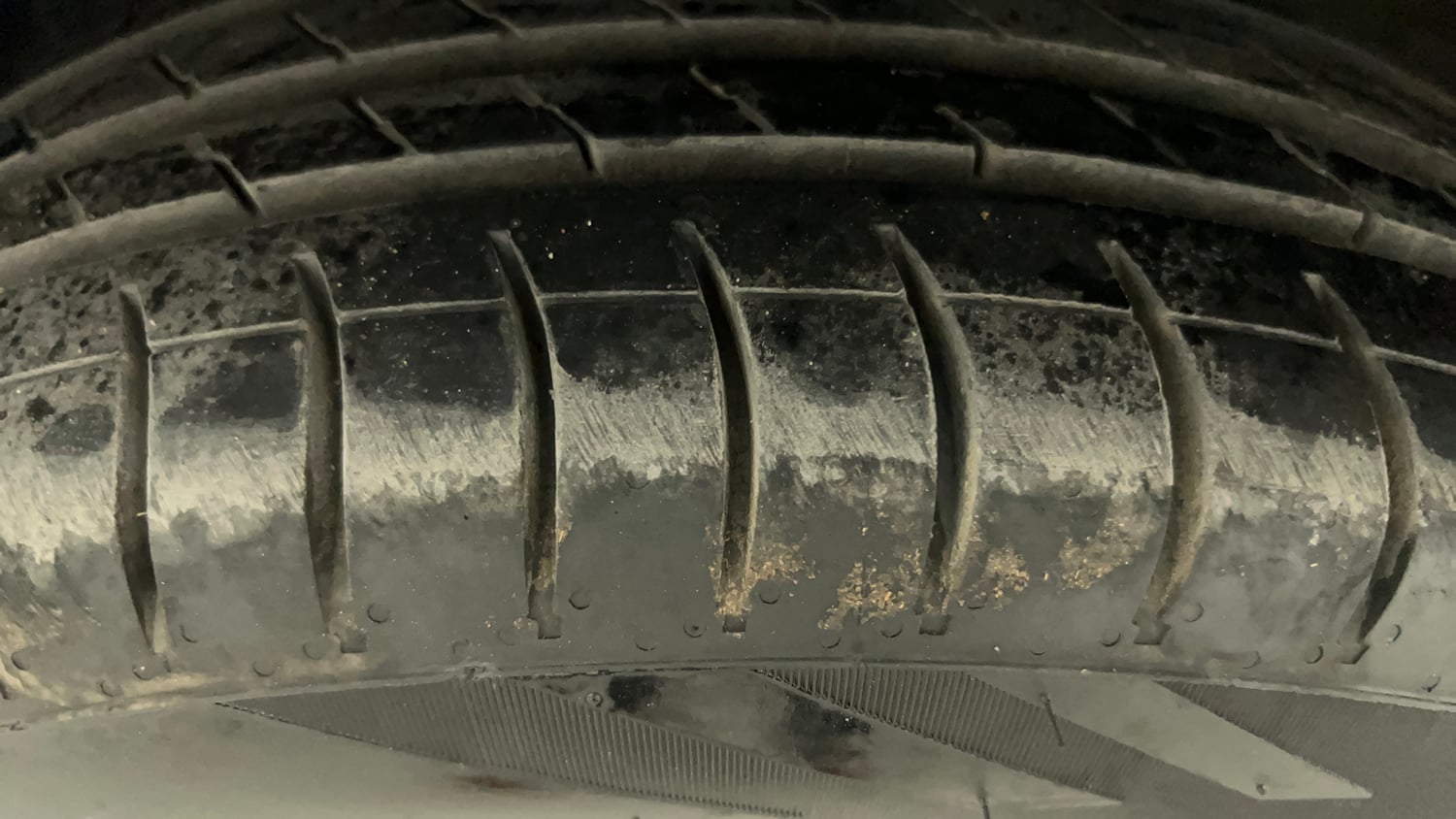Used 2019 Hyundai Grand i10 Magna 1.2 Kappa VTVT Petrol Manual tyres LEFT FRONT TYRE TREAD VIEW