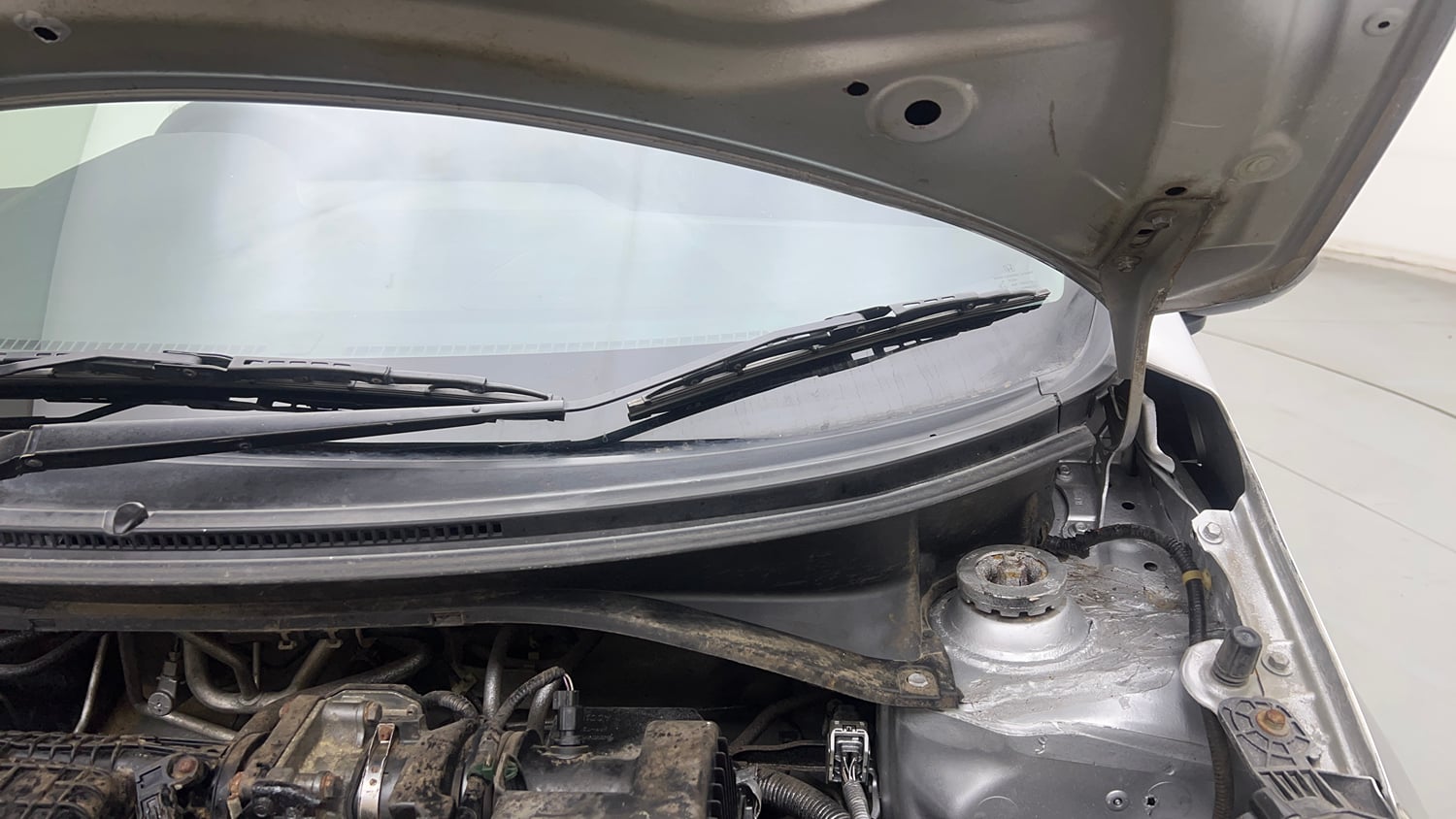 Used 2016 Honda BR-V S Petrol Petrol Manual engine ENGINE LEFT SIDE HINGE & APRON VIEW