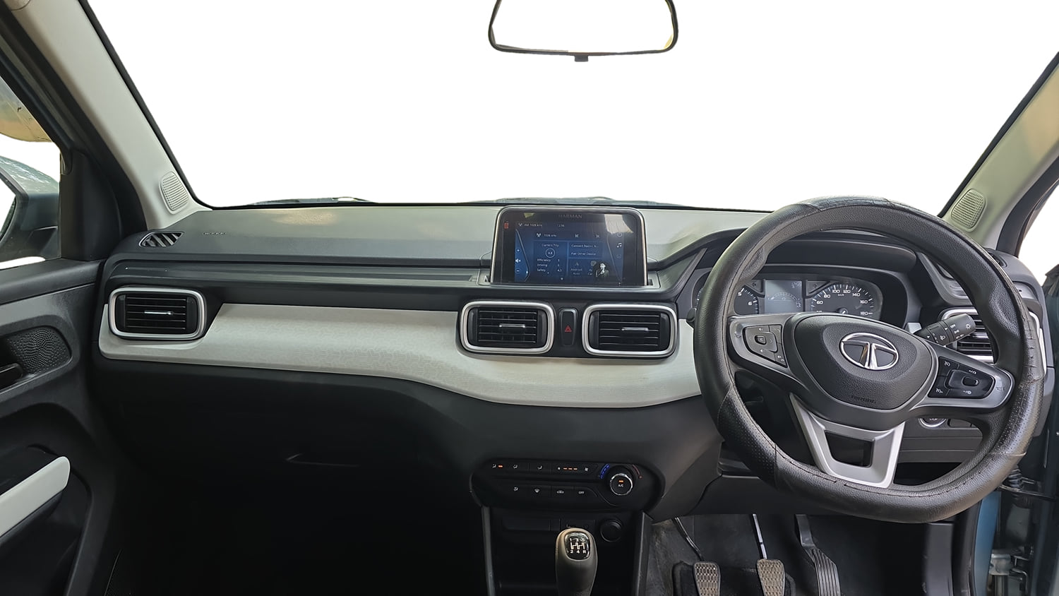 Used 2023 Tata Punch Accomplished MT Petrol Manual interior DASHBOARD VIEW