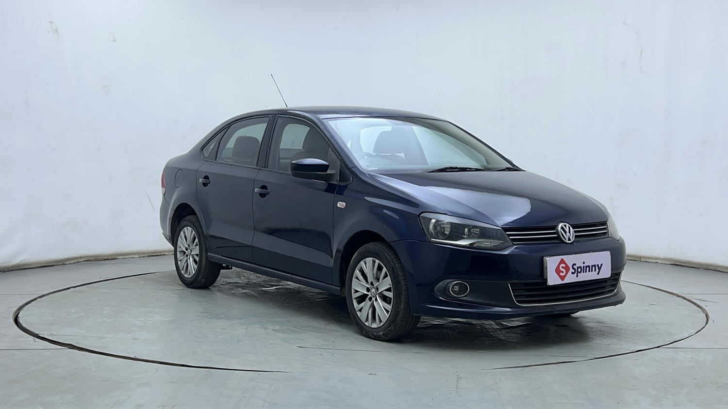 Used 2015 Volkswagen Vento Highline Diesel Diesel Manual exterior RIGHT FRONT CORNER VIEW