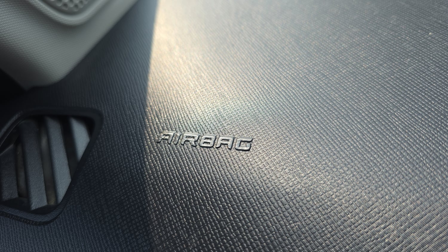 Used 2023 Tata Punch Accomplished MT Petrol Manual top_features Airbags