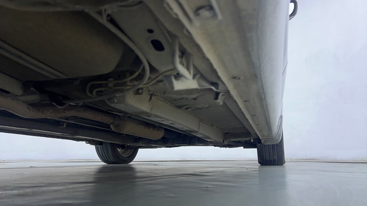 Used 2018 Maruti Suzuki Ciaz Alpha 1.4 AT Petrol Automatic extra REAR RIGHT UNDERBODY VIEW