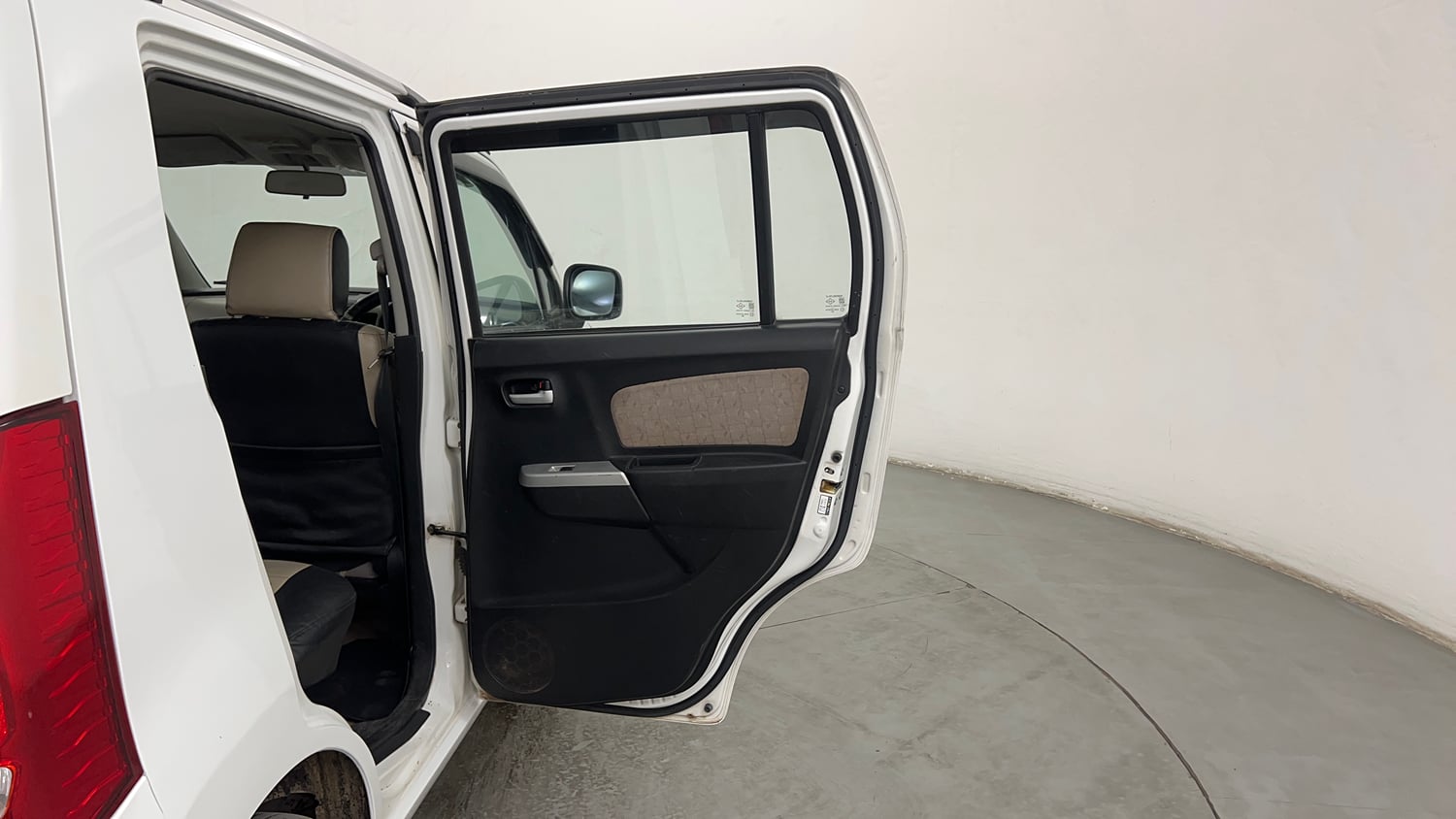 Used 2014 Maruti Suzuki Wagon R VXI Petrol Manual interior RIGHT REAR DOOR OPEN VIEW