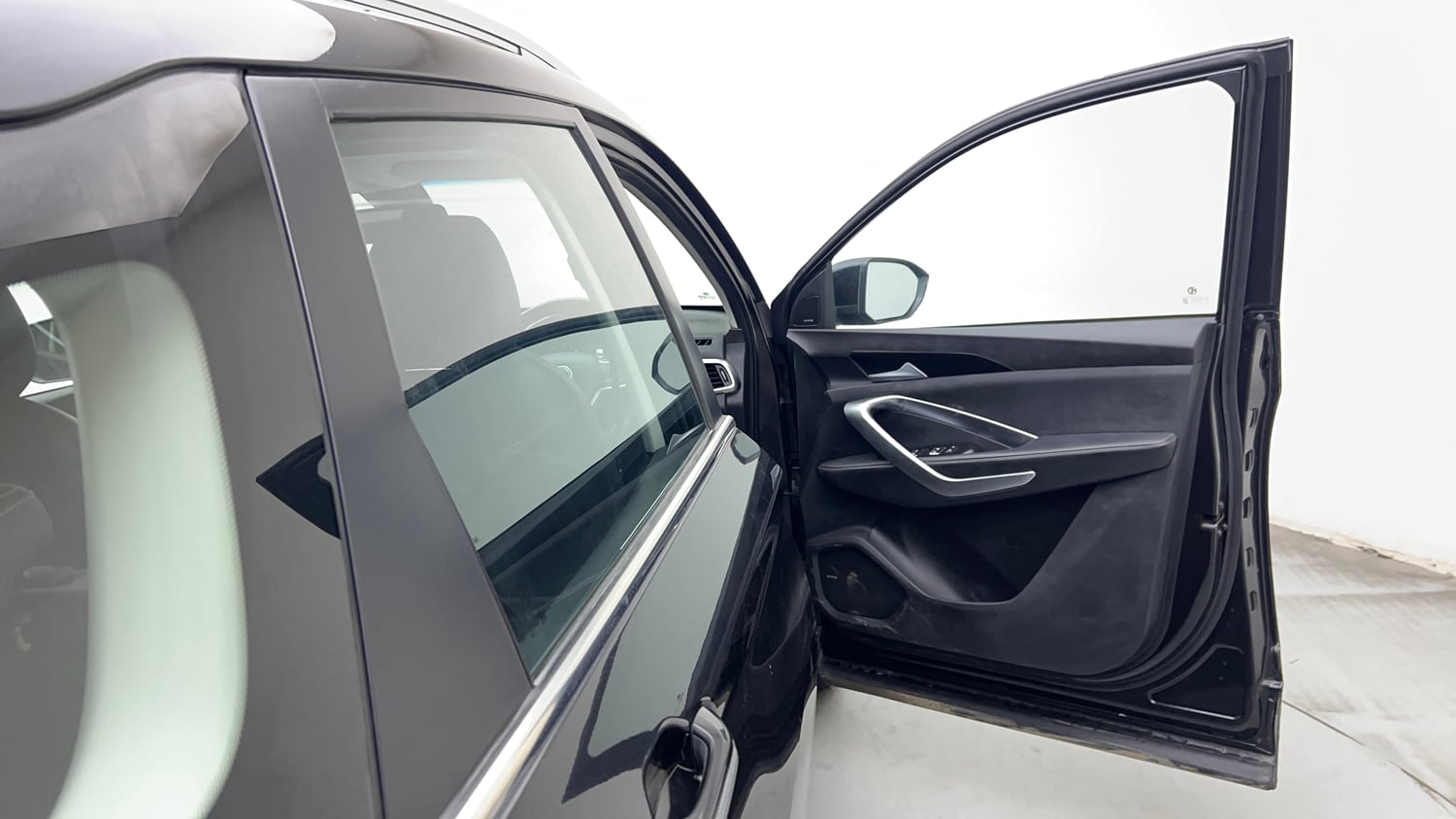 Used 2022 MG Motors Hector Sharp 2.0 Diesel Turbo MT Diesel Manual interior RIGHT FRONT DOOR OPEN VIEW