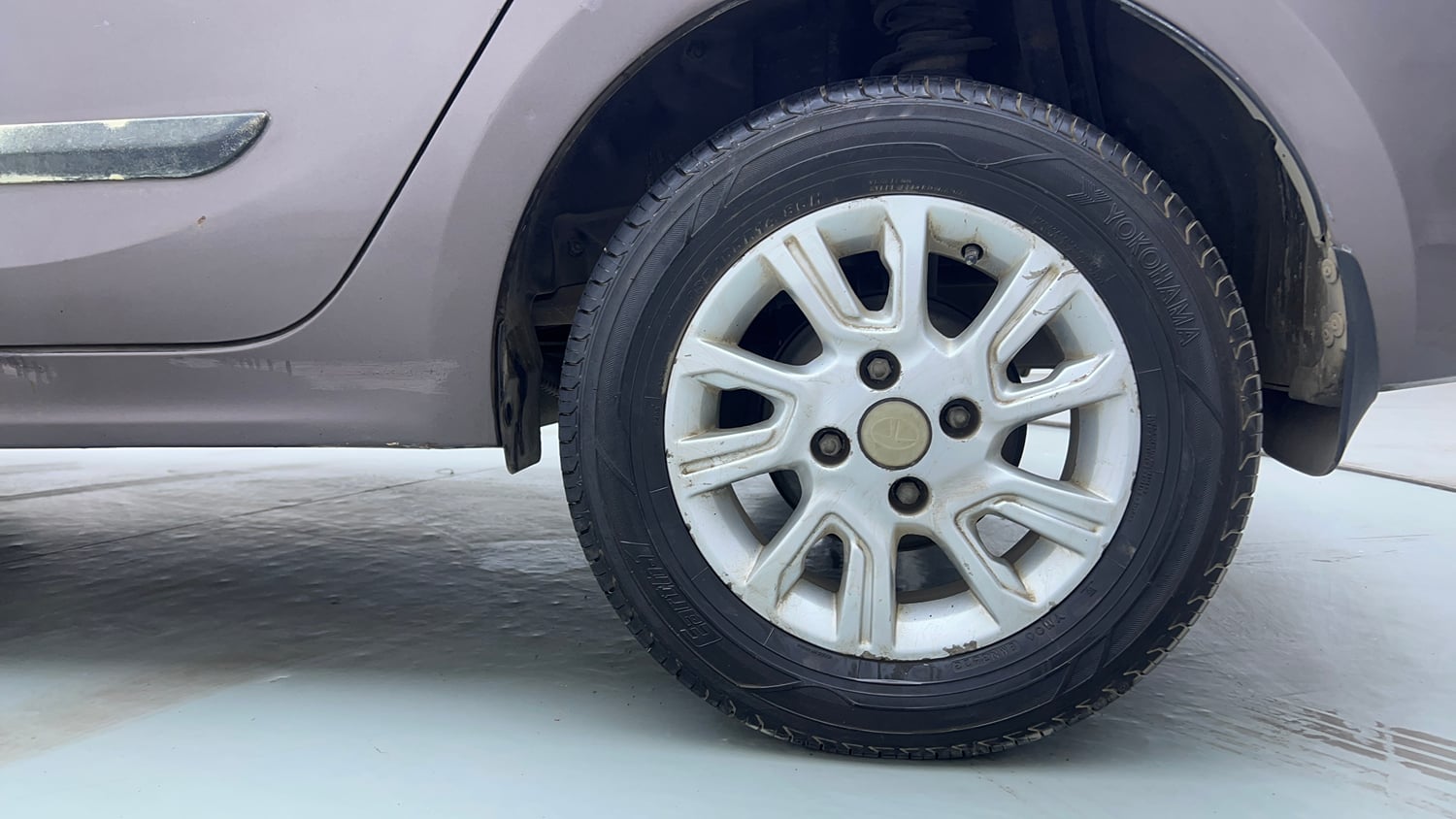 Used 2017 Tata Tigor Revotorq XZ Diesel Manual tyres LEFT REAR TYRE RIM VIEW