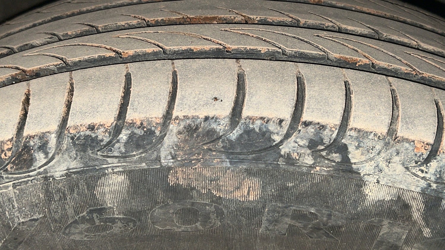 Used 2017 Honda BR-V V CVT Petrol Petrol Automatic tyres RIGHT FRONT TYRE TREAD VIEW