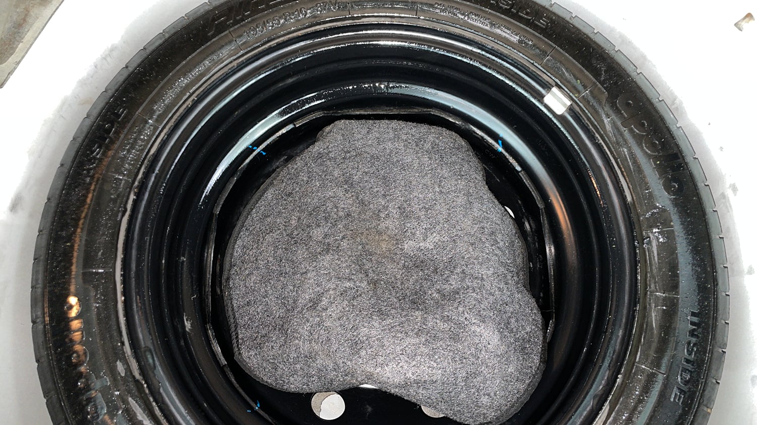 Used 2017 Hyundai Elite i20 Asta 1.2 (O) Petrol Manual tyres SPARE TYRE VIEW