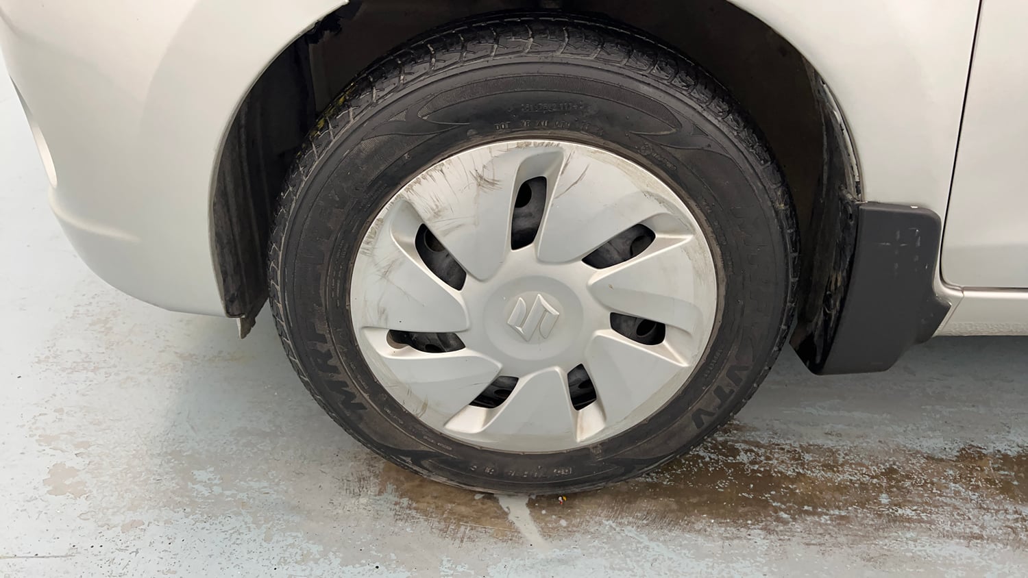 Used 2014 Maruti Suzuki Celerio VXi AMT Petrol Automatic tyres LEFT FRONT TYRE RIM VIEW