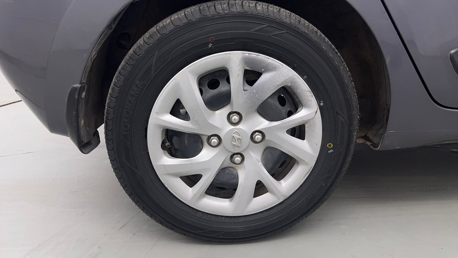 Used 2019 Hyundai Grand i10 Sportz 1.2 Kappa VTVT Petrol Manual tyres RIGHT REAR TYRE RIM VIEW
