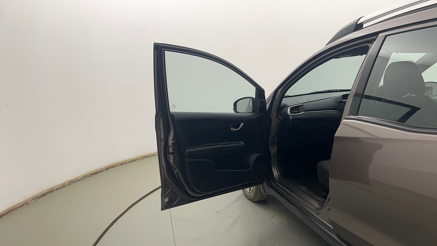 Used 2017 Honda BR-V V CVT Petrol Petrol Automatic interior LEFT FRONT DOOR OPEN VIEW