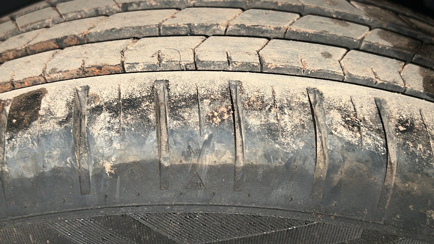 Used 2020 Maruti Suzuki Baleno Alpha Automatic Petrol Automatic tyres LEFT REAR TYRE TREAD VIEW